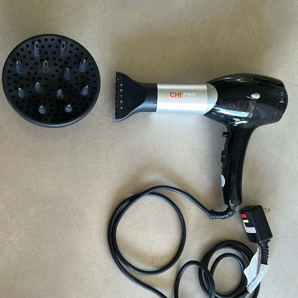 CHI Pro hair dryer + diffuser attachment